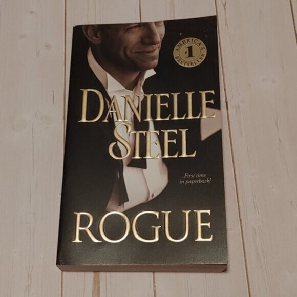 3/$13 Rogue By Danielle Steele Adult Fiction Paperback New - Picture 1 of 4